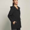 Chaqueta deportiva de Selmark en poliéster ligera e impermeable con capucha y cierre de cremallera.. Cintura ajustable.