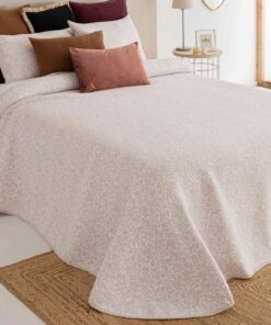 Colcha jacquard modelo Caspe en maquillaje de diseño elegante y tejido de alta calidad. Perfecta para dar un toque glamuroso.