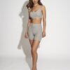 Braga faja tipo pantalón para mujer de la colección ONE de Selmark, en color nude, con efecto reductor en abdomen, caderas y glúteos. Disponible en seduccionyestilo.com.