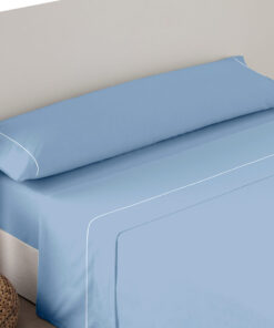 Sábanas Icelands Calma Azul mitad algodón y mitad poliester con detalles vivos blancos.
