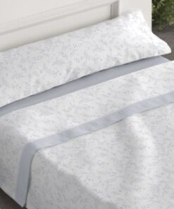 Juego de sábanas azul Burrito Blanco modelo Tela Dorvel 870, compuesto por sábana encimera, bajera ajustable y funda de almohada, tejido mezcla algodón y poliéster, diseño liso elegante.