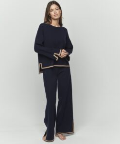 conjunto de punto dos piezas con detalle en raya de contraste de la marca selmark