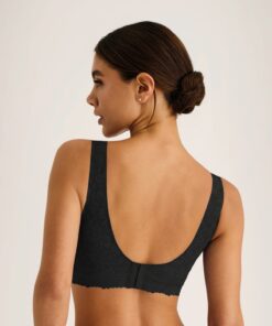Sujetador One & Lace Comfort de Selmark con acabado invisible y diseño floral | Seducción y Estilo