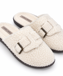 Zapatillas de Casa Blancas Ysabel Mora con Hebilla