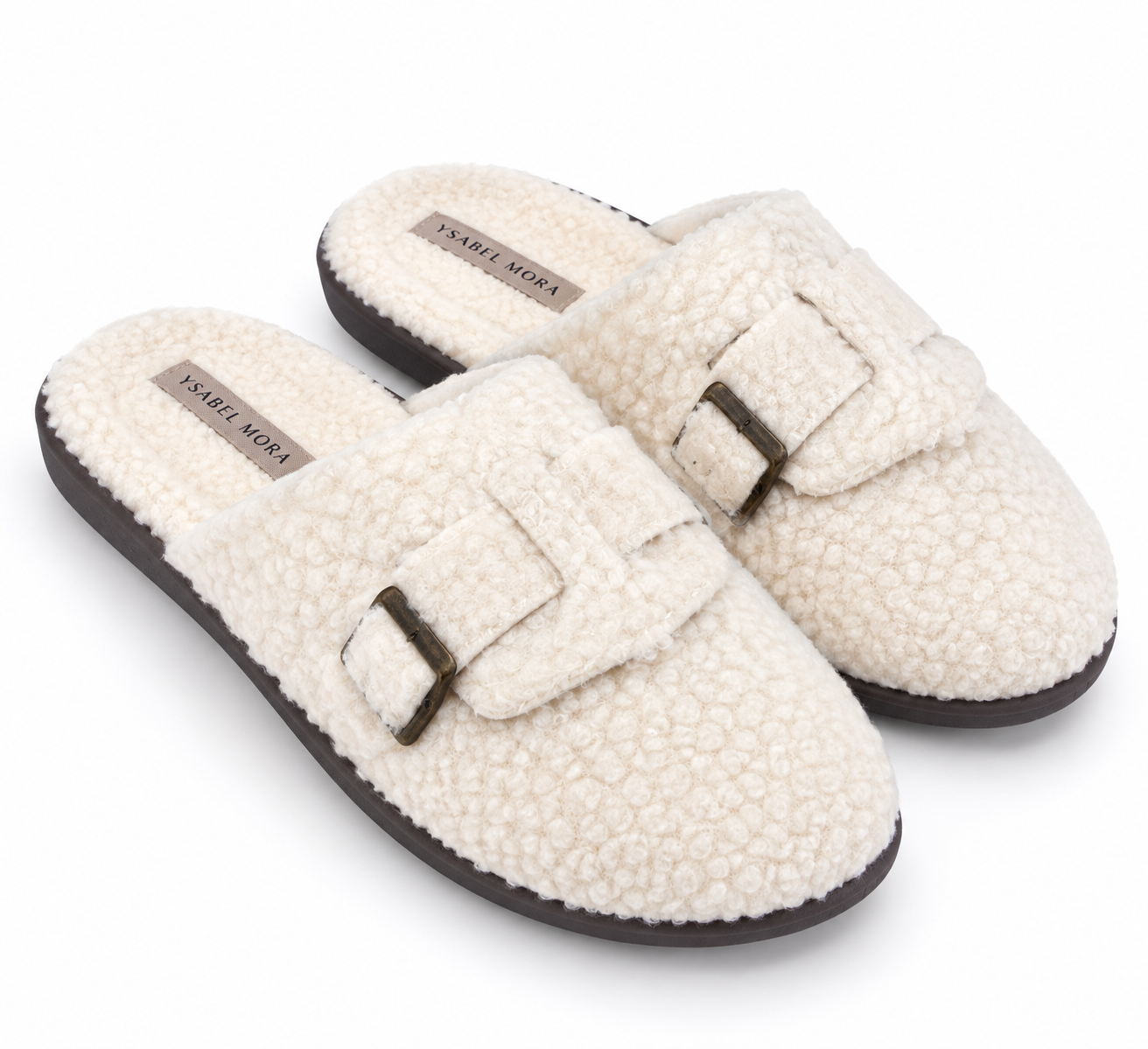 Zapatillas de Casa Blancas Ysabel Mora con Hebilla